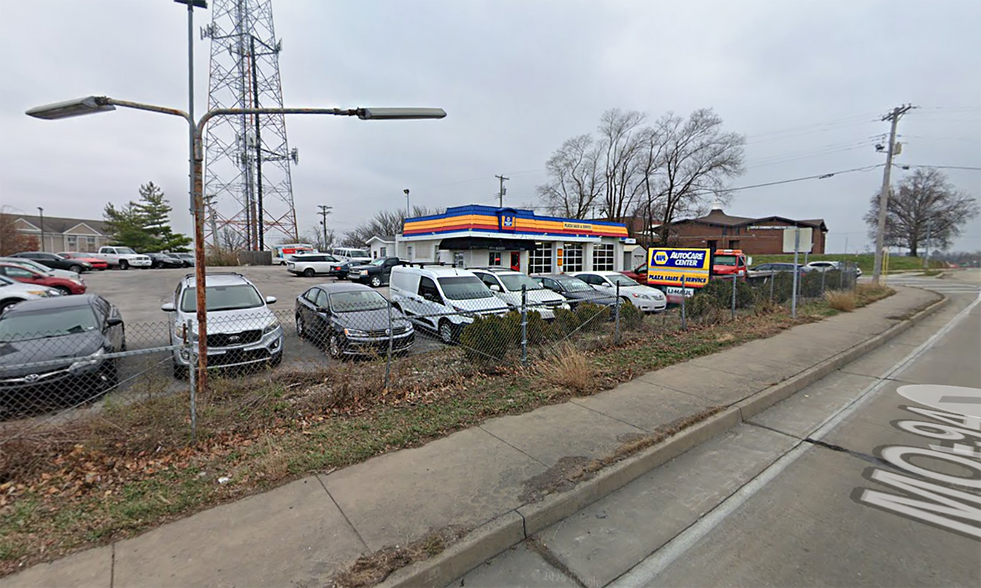 More Photos Of 1805 Veterans Memorial Pky, Saint Charles Auto Repair For Sale