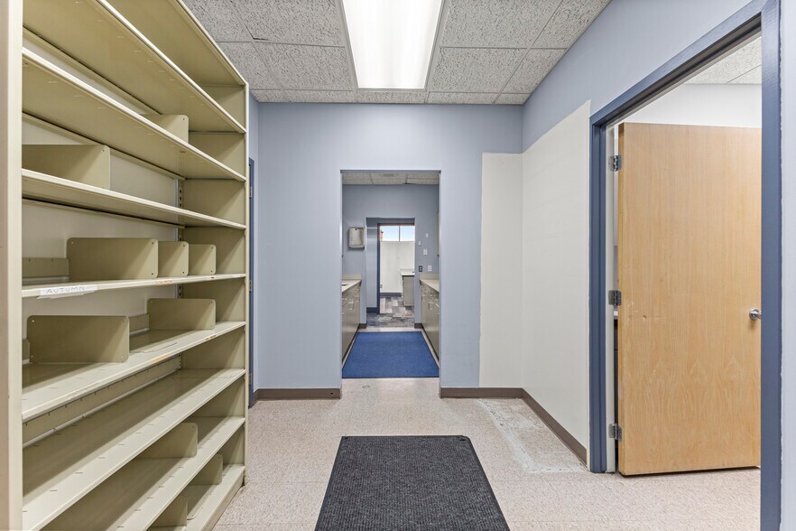 More Photos Of 24825 Michigan Ave, Dearborn Office For Lease