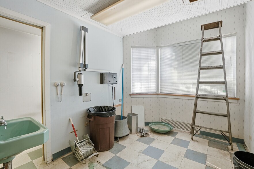 More Photos Of 10835 S Western Ave, Chicago Apartments For Sale