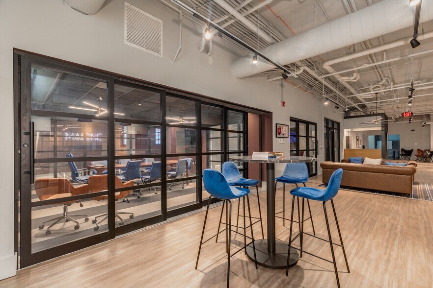 More Photos Of 2650 Locust St, Saint Louis Apartments For Lease
