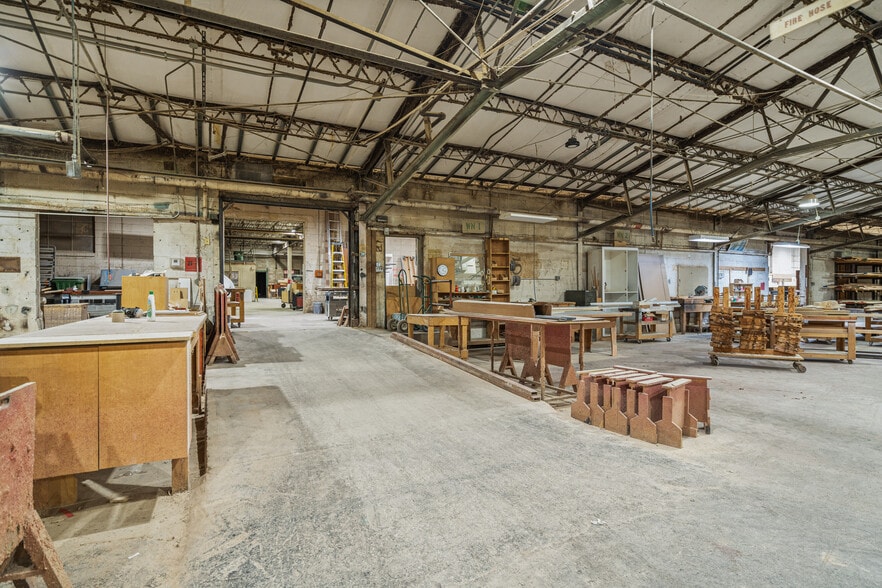 More Photos Of 1641 Crystal Ave, Kansas City Warehouse For Sale