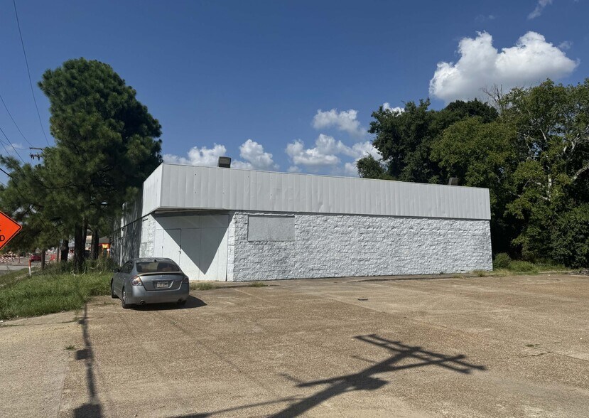 Primary Photo Of 4122 Plank Rd, Baton Rouge Freestanding For Sale