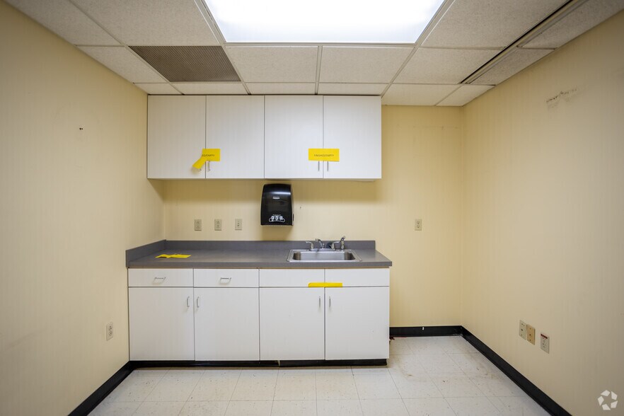 More Photos Of 520 Pleasant Valley Rd, Trafford Office For Sale