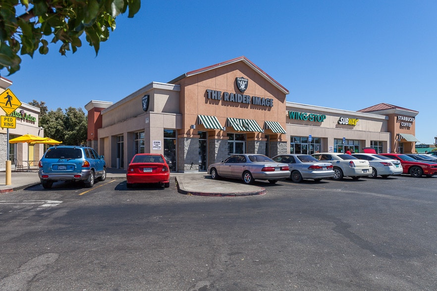 More Photos Of 8400 Edgewater Dr, Oakland Unknown For Lease