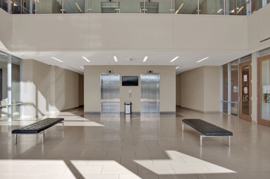 More Photos Of 7616 Branford Pl, Sugar Land Office For Sale