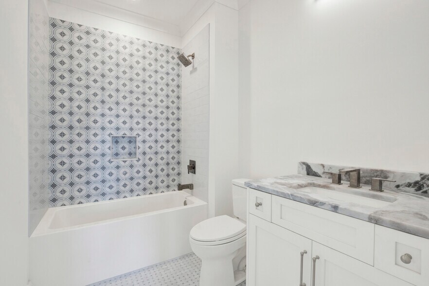 More Photos Of 104 17th st, Tybee Island Apartments For Sale