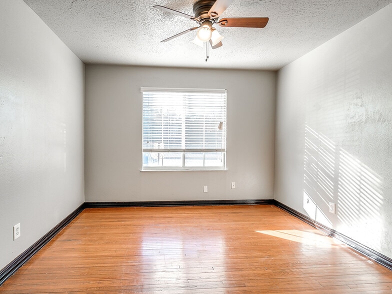 More Photos Of 2037 NW 26th St, Oklahoma City Apartments For Sale