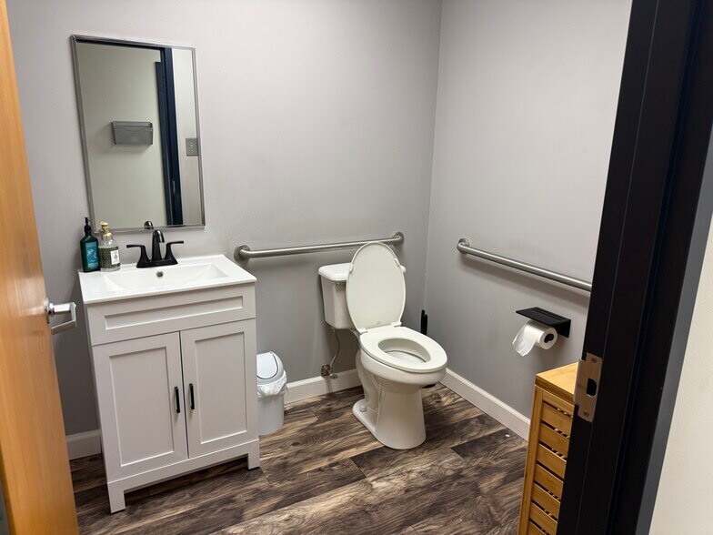 More Photos Of 1829 New Holland Rd, Reading Office For Sale