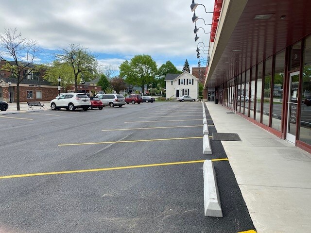 More Photos Of 20-40 S Dunton Ave, Arlington Heights Unknown For Lease