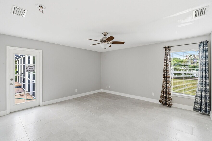 More Photos Of 5106 Lee Blvd, Lehigh Acres Office For Sale