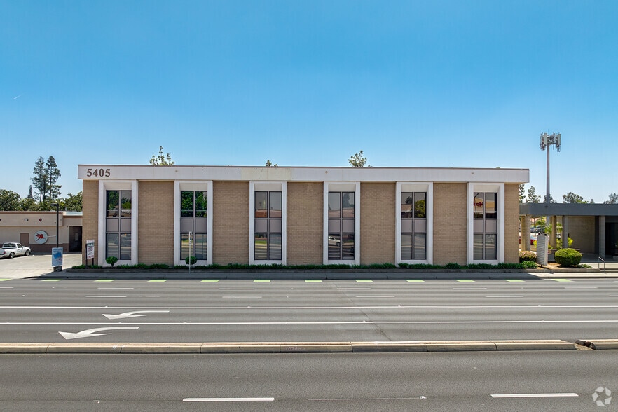 More Photos Of 5405 Stockdale Hwy, Bakersfield Office For Lease
