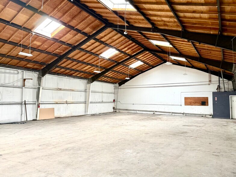 More Photos Of 1430 Yosemite Ave, San Francisco Warehouse For Sale