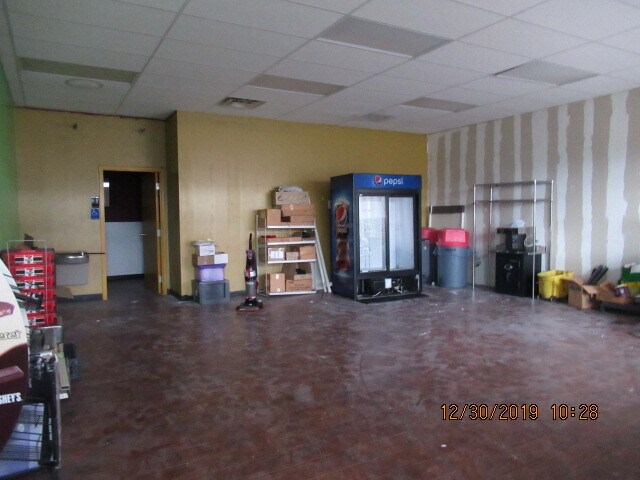 More Photos Of 954 State Ave, Kansas City Service Station For Lease
