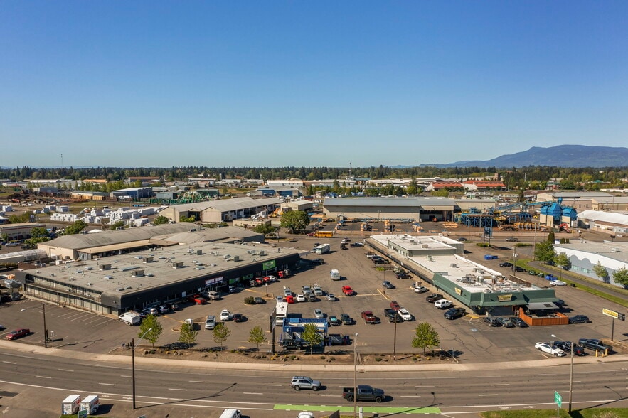 More Photos Of 2175 W 7th Ave, Eugene Freestanding For Lease