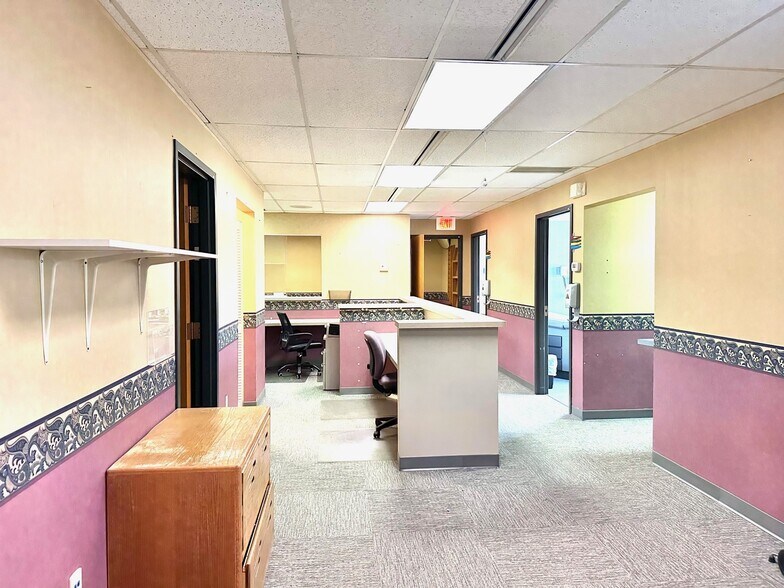 More Photos Of 901 Lincolnway, La Porte Medical For Sale