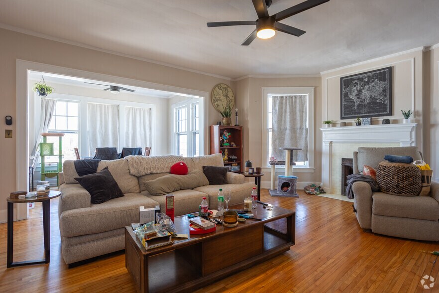 More Photos Of 814 Center Ave, Bay City Apartments For Sale