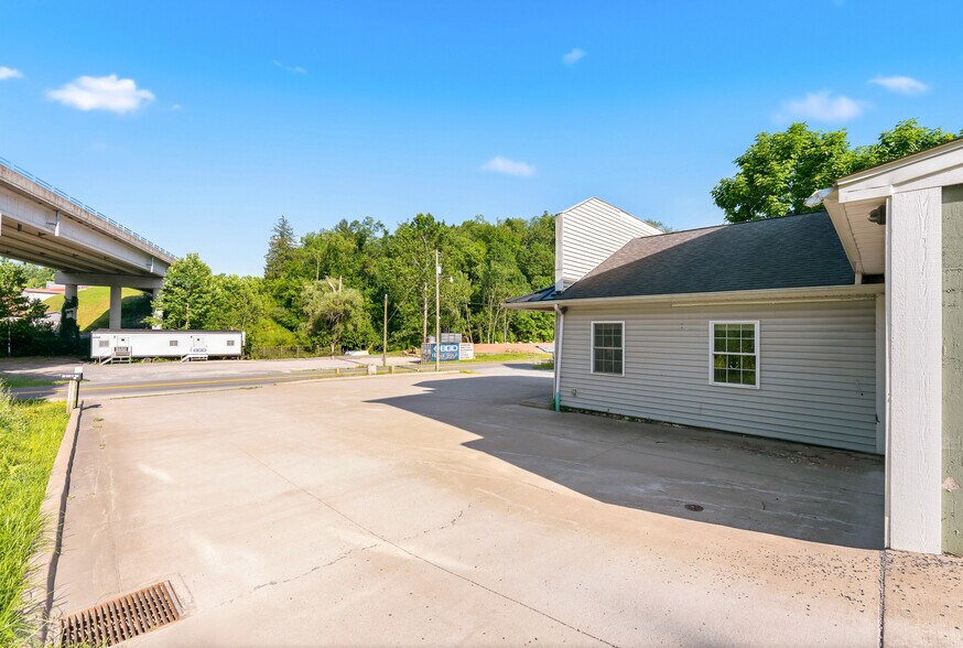 More Photos Of 351 Scotts Run Rd, Maidsville Office Residential For Lease