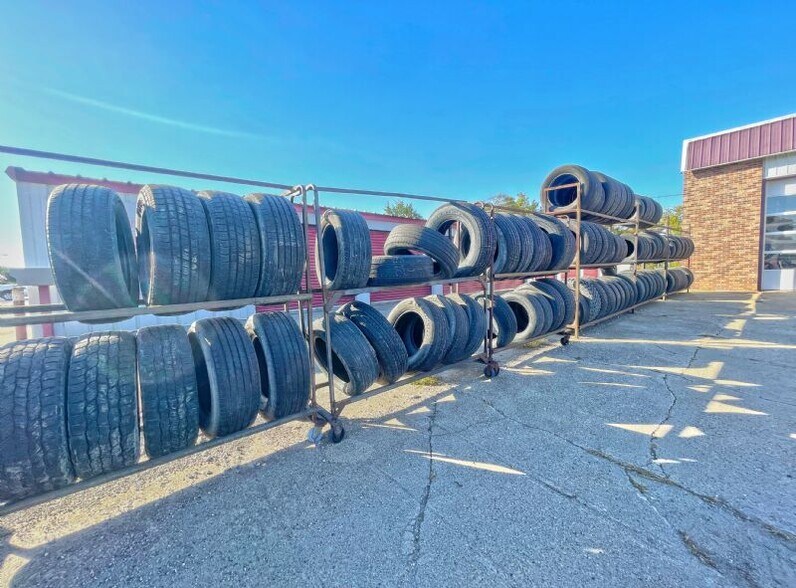 More Photos Of 1101 W Sheridan Ave, Shenandoah Auto Repair For Sale