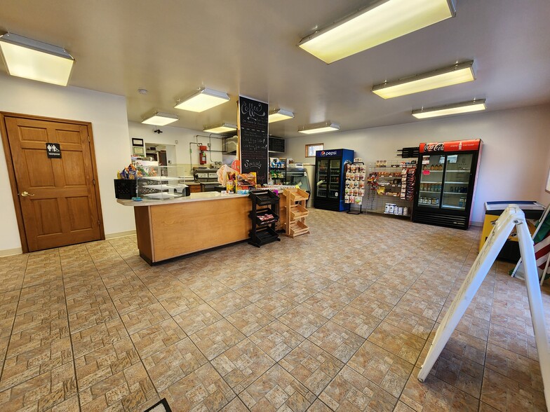 More Photos Of 15 US Highway 206 S, Sandyston Flex For Sale