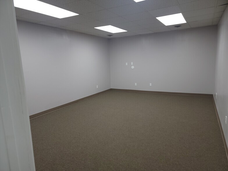 More Photos Of 544 E 11 Mile Rd, Madison Heights Medical For Lease