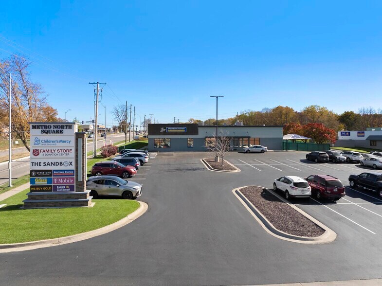 More Photos Of 501 NW Barry Rd, Kansas City Unknown For Lease