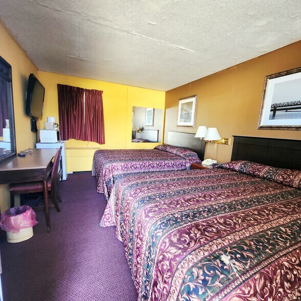 More Photos Of 1507 W Oakland Ave, Austin Hotel For Sale