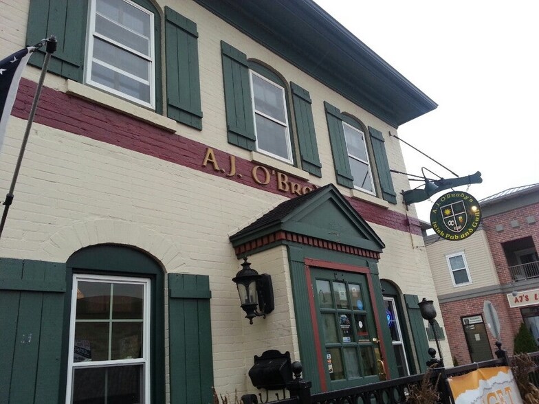 More Photos Of N88W16495 Main St, Menomonee Falls Restaurant For Lease