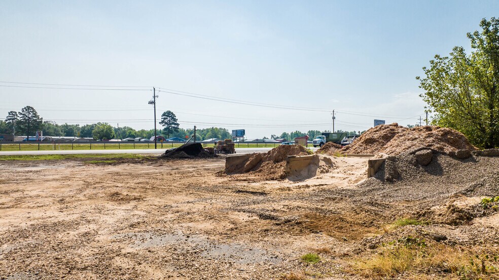 More Photos Of 616 Highway 365, Mayflower Storefront Retail Office For Sale
