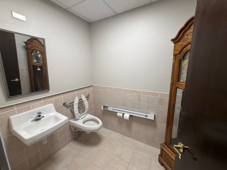 More Photos Of 144 Ivy Ln, King Of Prussia Medical For Lease