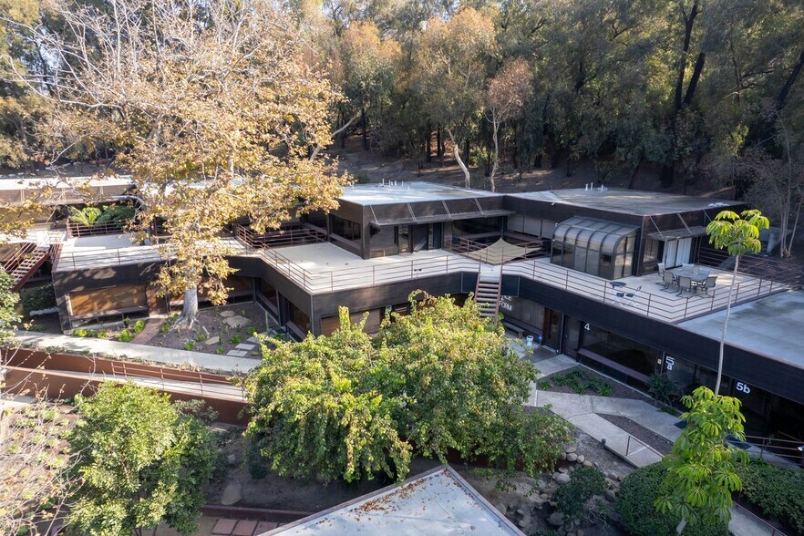 More Photos Of 29350 Pacific Coast Hwy, Malibu Office For Sale