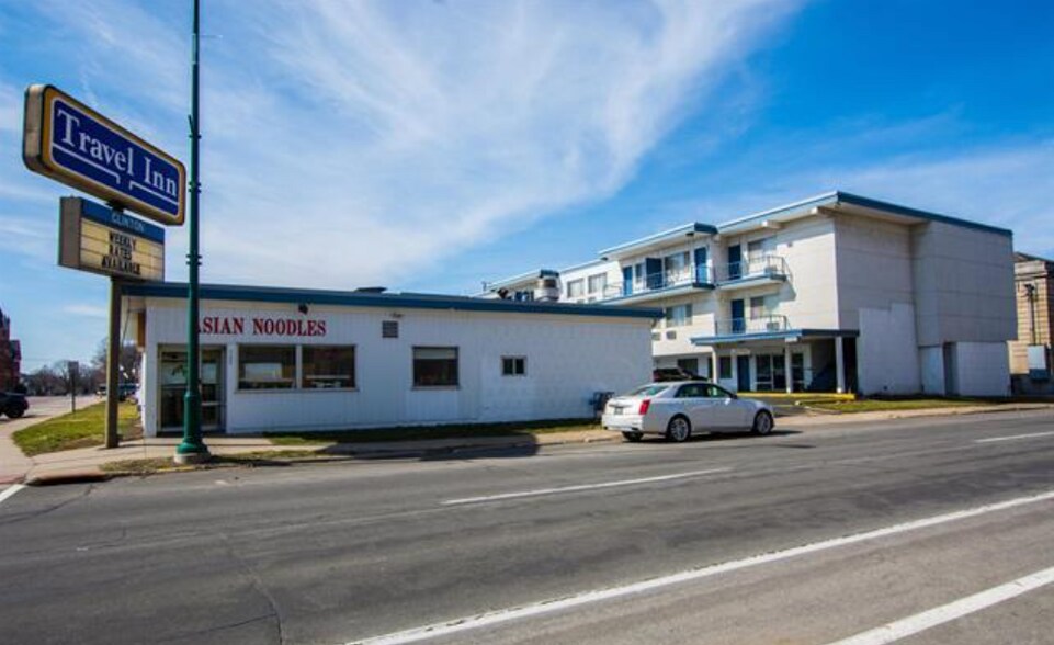 More Photos Of 302 6th Ave S, Clinton Hotel For Sale