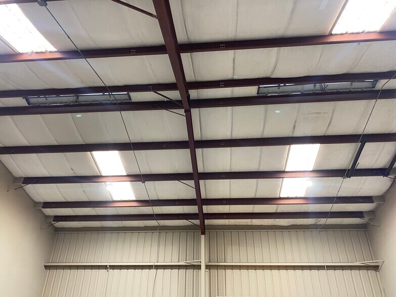More Photos Of 743 Wesley Ave, Tarpon Springs Warehouse For Lease