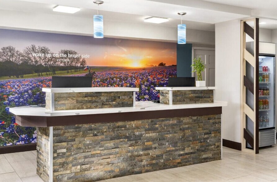 More Photos Of 7603 N Navarro St, Victoria Hotel For Sale