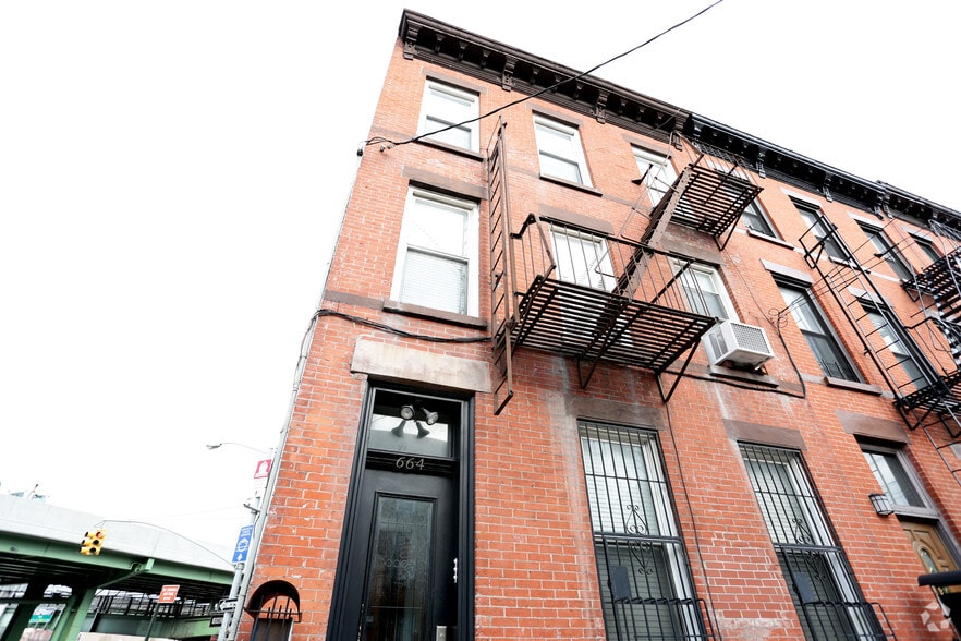 More Photos Of 664 Henry St, Brooklyn Apartments For Sale