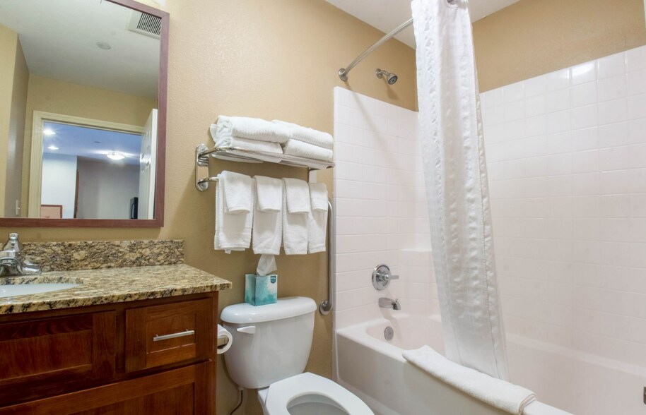 More Photos Of 233 Grand Valley Way, Parachute Hotel For Sale