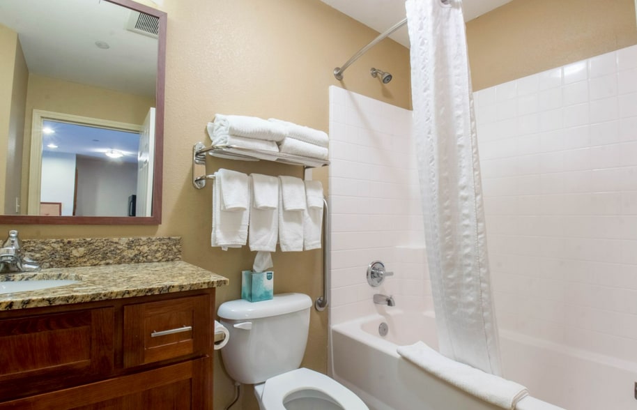 More Photos Of 233 Grand Valley Way, Parachute Hotel For Sale