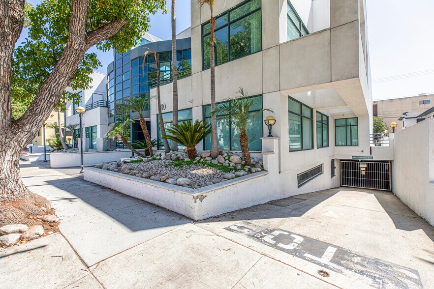 More Photos Of 350 W Arden Ave, Glendale Office For Lease