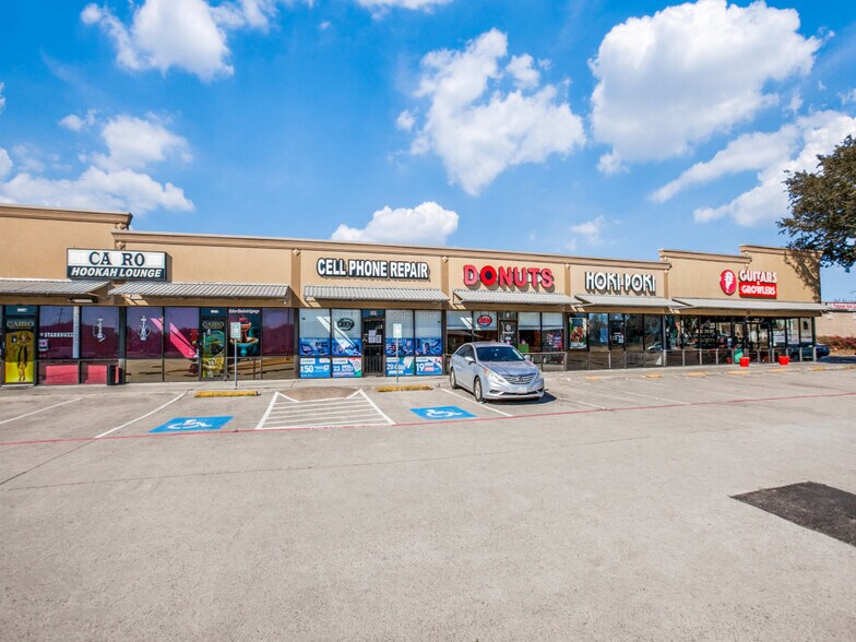 More Photos Of 581 W Campbell Rd, Richardson Storefront For Lease