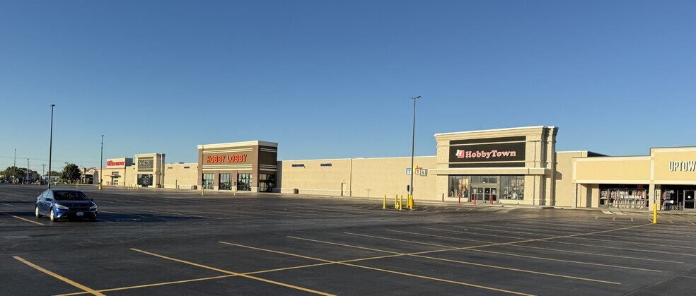 More Photos Of 1724 E Battlefield St, Springfield Storefront For Lease