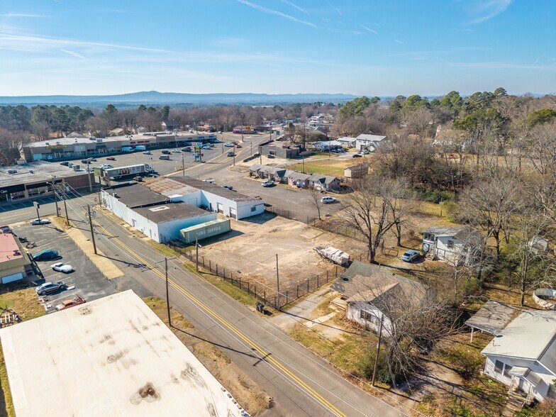 More Photos Of 606 Albert Pike Rd, Hot Springs National Park Freestanding For Sale