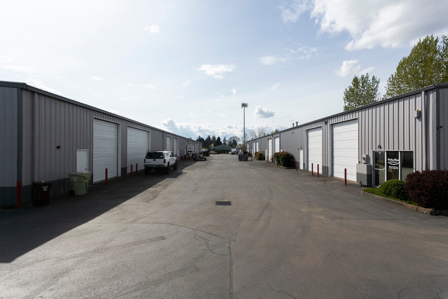More Photos Of 5405 SE Alexander St, Hillsboro Warehouse For Lease
