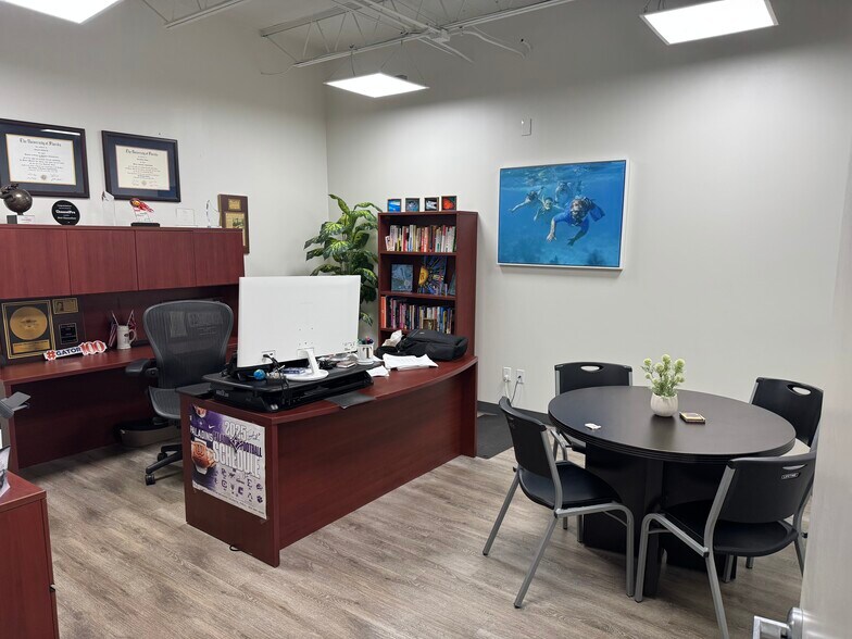 More Photos Of 3600 N 75th Ter, Pinellas Park Loft Creative Space For Lease