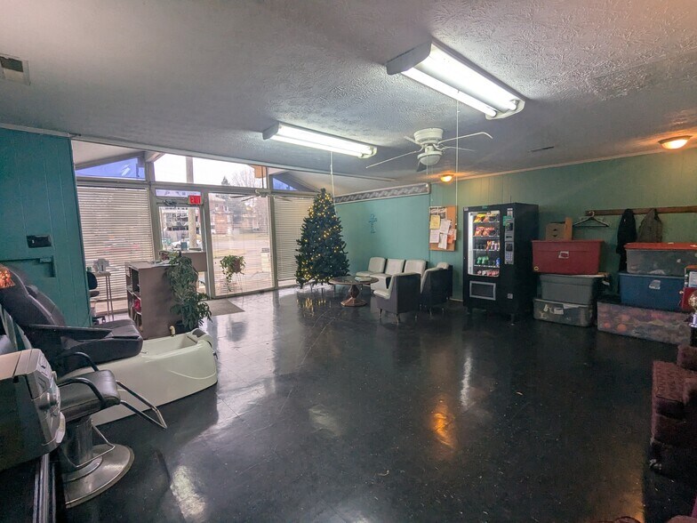 More Photos Of 210 E Battle St, Talladega Freestanding For Sale