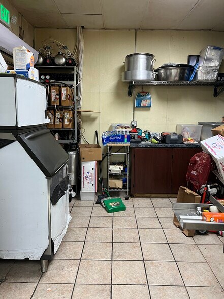 More Photos Of 5038 Memorial Dr, Stone Mountain Freestanding For Sale