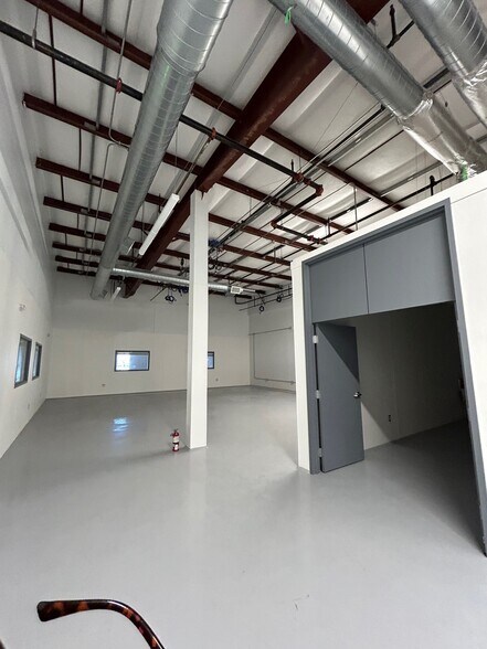 More Photos Of 76 Treble Cove Rd, Billerica Light Manufacturing For Lease