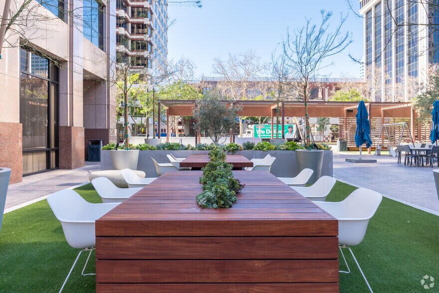 More Photos Of 500 N Brand Blvd, Glendale Office For Sale