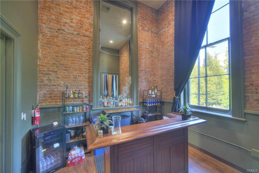 More Photos Of 105 Broadway St, Chico General Retail For Sale