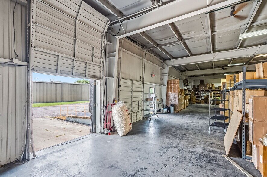 More Photos Of 4100 Perimeter Dr, Columbus Warehouse For Sale