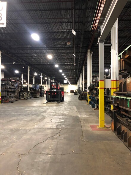 More Photos Of 7075 Dort Hwy, Grand Blanc Warehouse For Lease