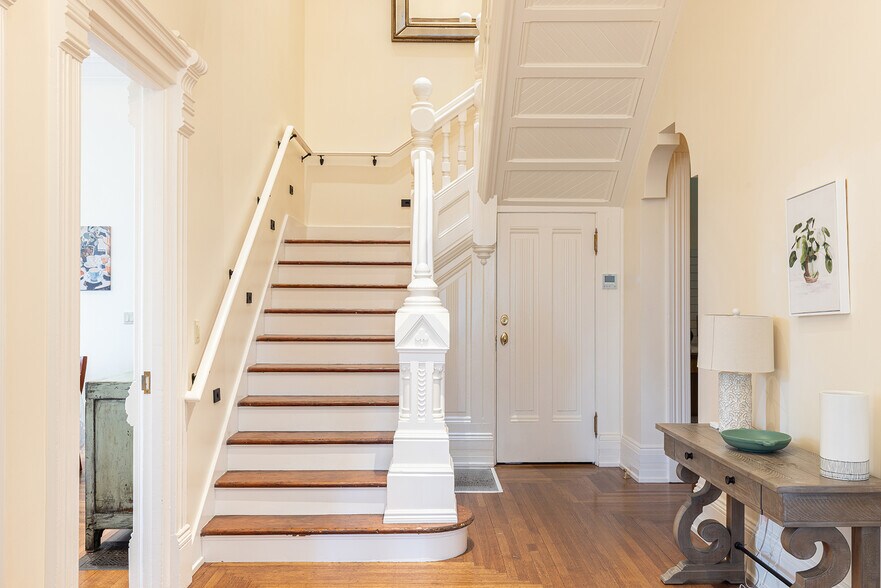 More Photos Of 423 Seminary St, Napa Specialty For Sale